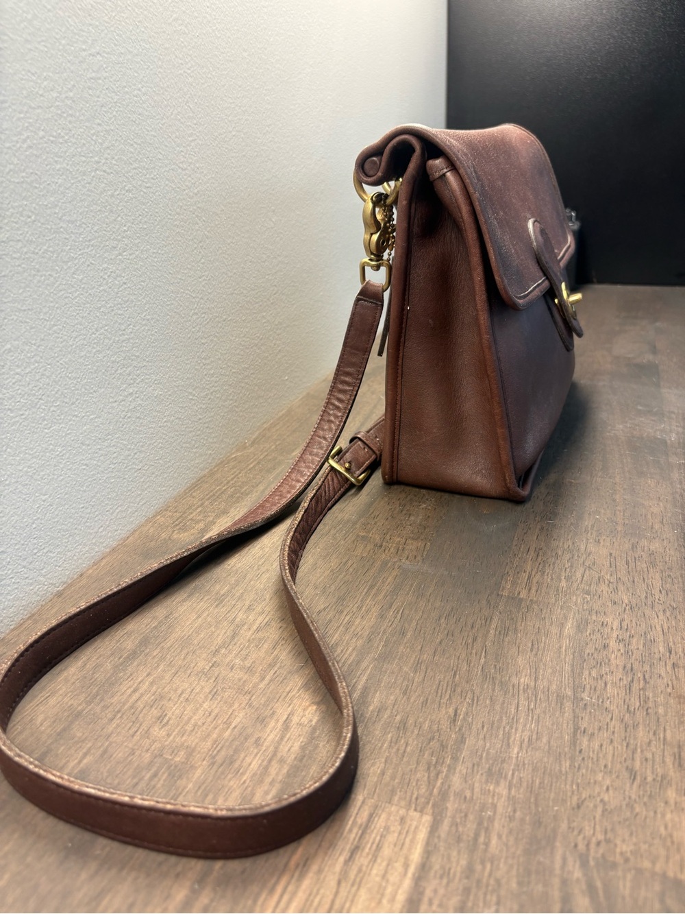Coach Willis 9927 in Mahogany - Picture 3 of 8